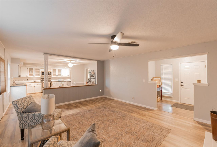 3 Bedrooms Bedrooms, 0 ,2 BathroomsBathrooms,Residential,Single Family,Denver,1,133571