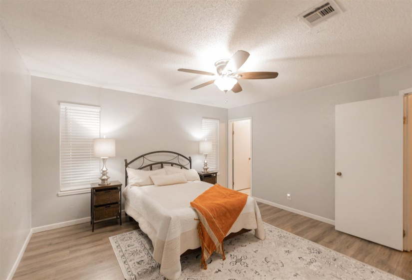 3 Bedrooms Bedrooms, 0 ,2 BathroomsBathrooms,Residential,Single Family,Denver,1,133571