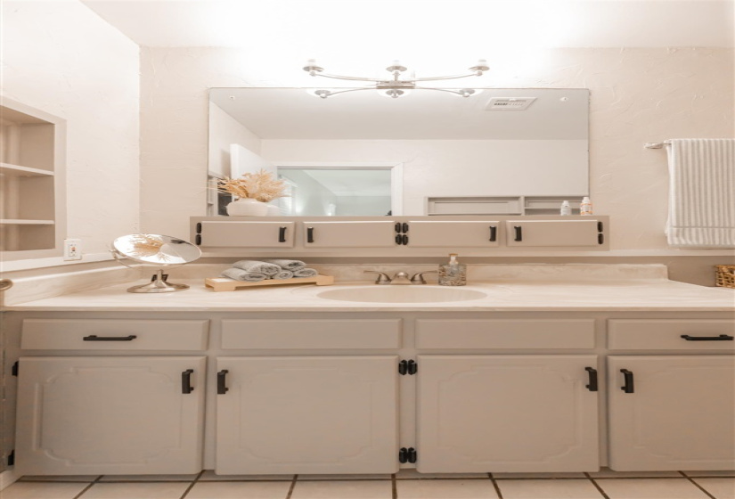 3 Bedrooms Bedrooms, 0 ,2 BathroomsBathrooms,Residential,Single Family,Denver,1,133571