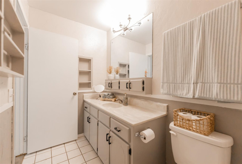 3 Bedrooms Bedrooms, 0 ,2 BathroomsBathrooms,Residential,Single Family,Denver,1,133571