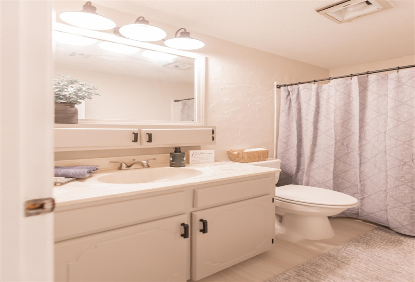 3 Bedrooms Bedrooms, 0 ,2 BathroomsBathrooms,Residential,Single Family,Denver,1,133571