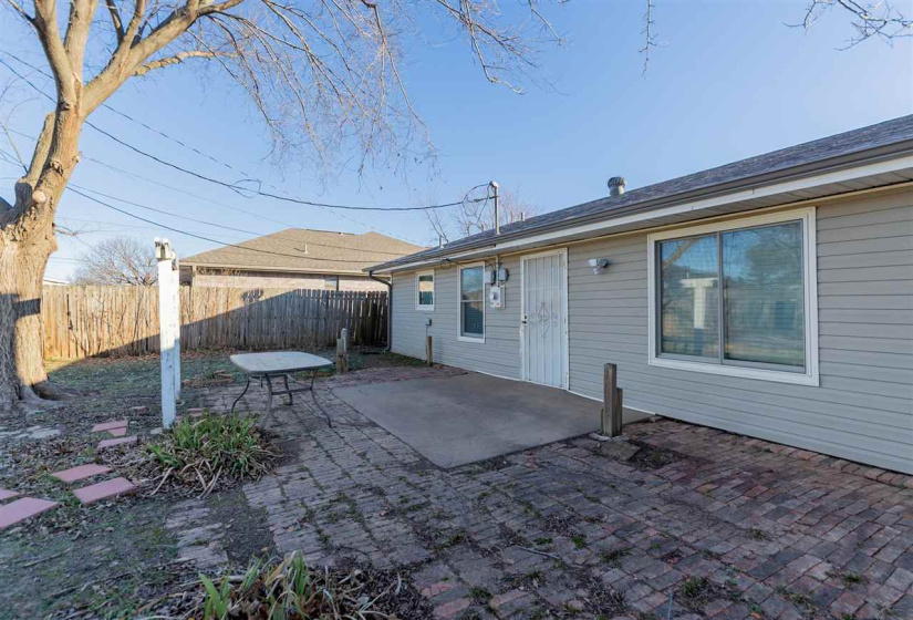 3 Bedrooms Bedrooms, 0 ,2 BathroomsBathrooms,Residential,Single Family,Denver,1,133571