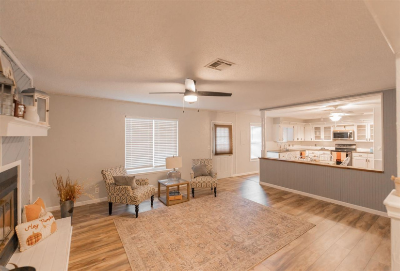 3 Bedrooms Bedrooms, 0 ,2 BathroomsBathrooms,Residential,Single Family,Denver,1,133571