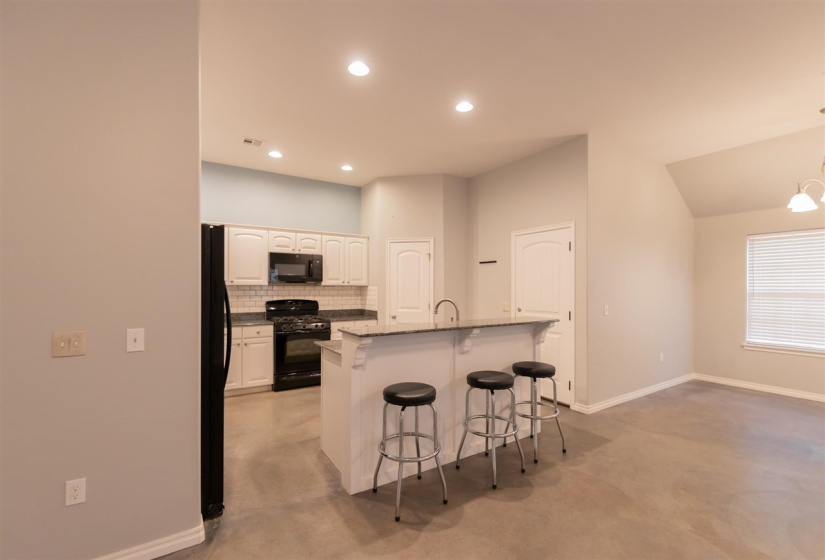 3 Bedrooms Bedrooms, 0 ,2 BathroomsBathrooms,Residential,Single Family,Zachary,1,133572