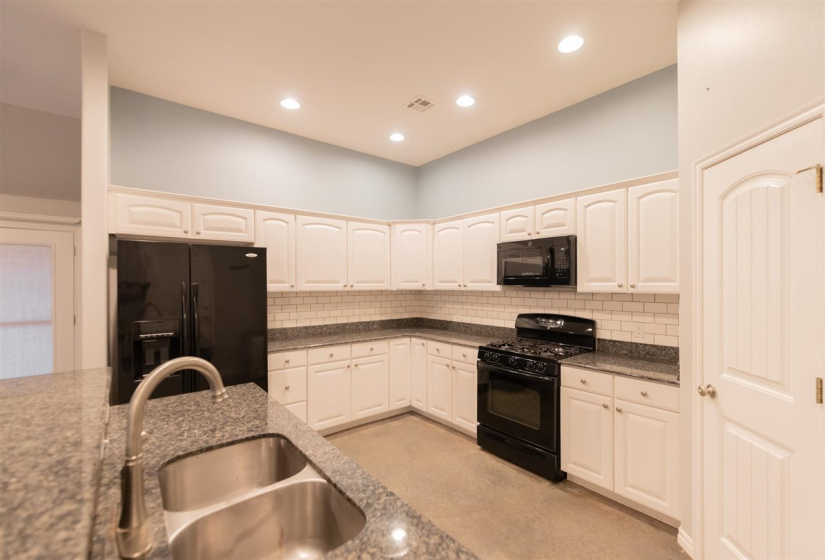 3 Bedrooms Bedrooms, 0 ,2 BathroomsBathrooms,Residential,Single Family,Zachary,1,133572