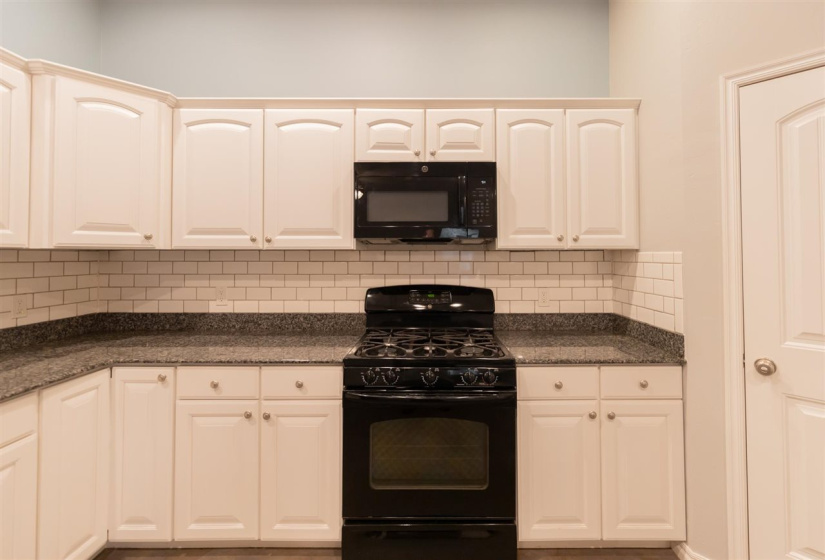 3 Bedrooms Bedrooms, 0 ,2 BathroomsBathrooms,Residential,Single Family,Zachary,1,133572