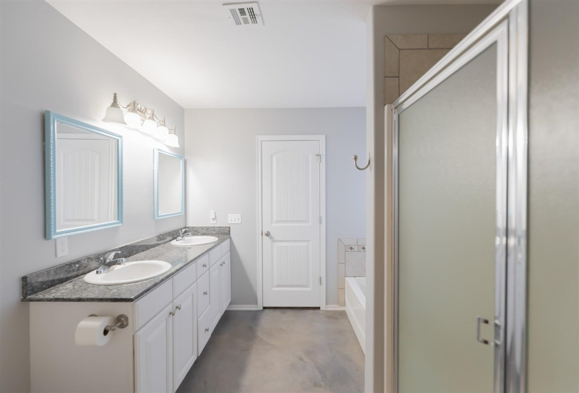 3 Bedrooms Bedrooms, 0 ,2 BathroomsBathrooms,Residential,Single Family,Zachary,1,133572