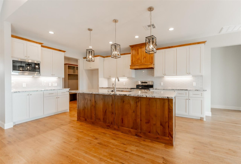 4 Bedrooms Bedrooms, 0 ,3 BathroomsBathrooms,Residential,Single Family,Bandera,1,133578