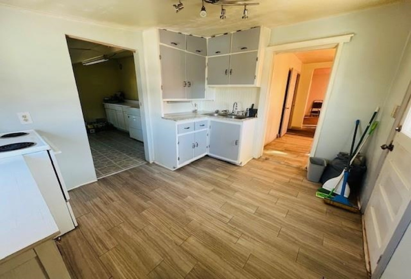 2 Bedrooms Bedrooms, 0 ,1 BathroomBathrooms,Residential,Single Family,E,1,133579