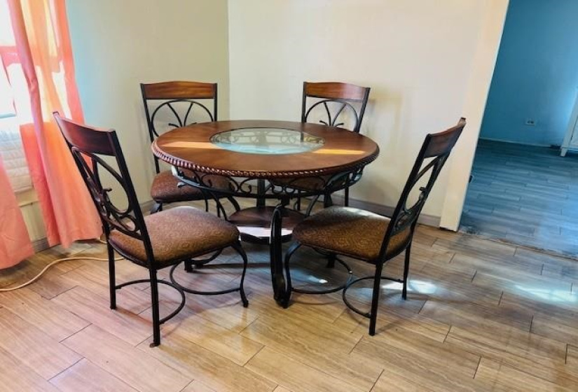 2 Bedrooms Bedrooms, 0 ,1 BathroomBathrooms,Residential,Single Family,E,1,133579