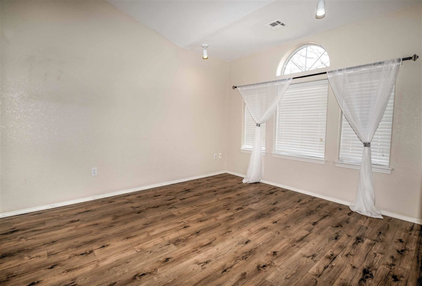 3 Bedrooms Bedrooms, 0 ,2 BathroomsBathrooms,Residential,Single Family,Windsor,1,133588