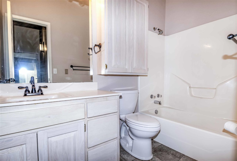 3 Bedrooms Bedrooms, 0 ,2 BathroomsBathrooms,Residential,Single Family,Windsor,1,133588