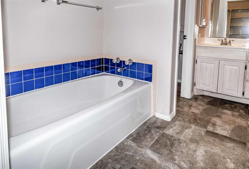 3 Bedrooms Bedrooms, 0 ,2 BathroomsBathrooms,Residential,Single Family,Windsor,1,133588