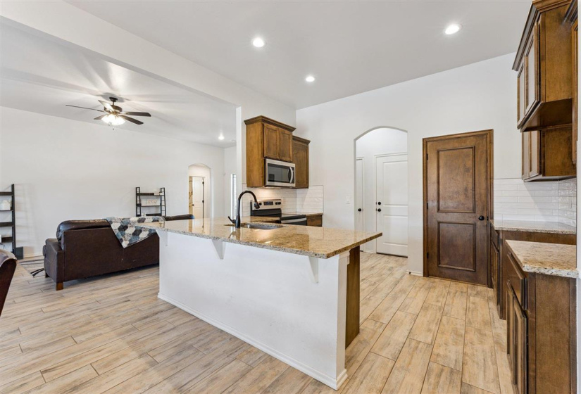 4 Bedrooms Bedrooms, 0 ,3 BathroomsBathrooms,Residential,Single Family,Iron Tire,1,133593