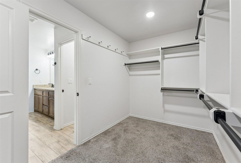 4 Bedrooms Bedrooms, 0 ,3 BathroomsBathrooms,Residential,Single Family,Iron Tire,1,133593