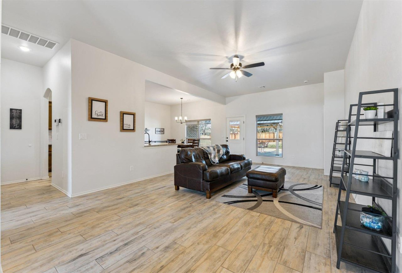 4 Bedrooms Bedrooms, 0 ,3 BathroomsBathrooms,Residential,Single Family,Iron Tire,1,133593