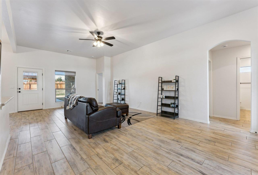 4 Bedrooms Bedrooms, 0 ,3 BathroomsBathrooms,Residential,Single Family,Iron Tire,1,133593