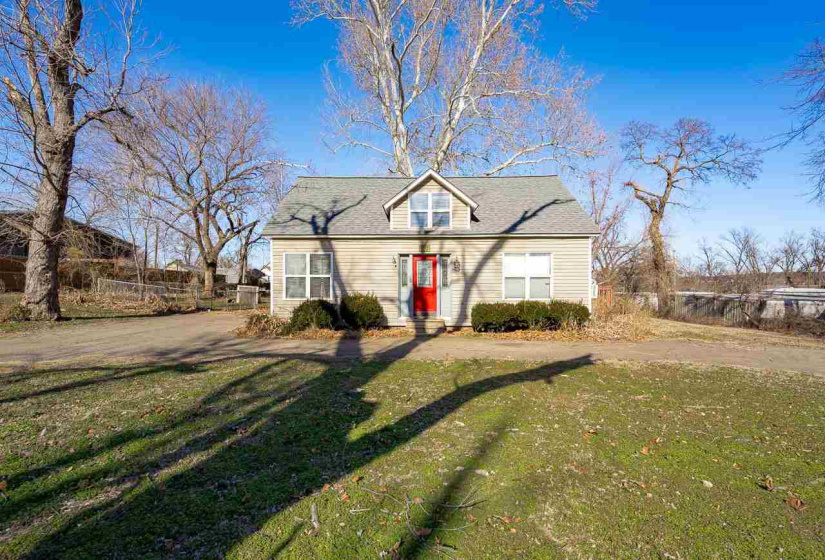 3 Bedrooms Bedrooms, 0 ,1 BathroomBathrooms,Residential,Single Family,1st,1.5,133599