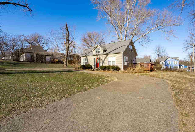 3 Bedrooms Bedrooms, 0 ,1 BathroomBathrooms,Residential,Single Family,1st,1.5,133599