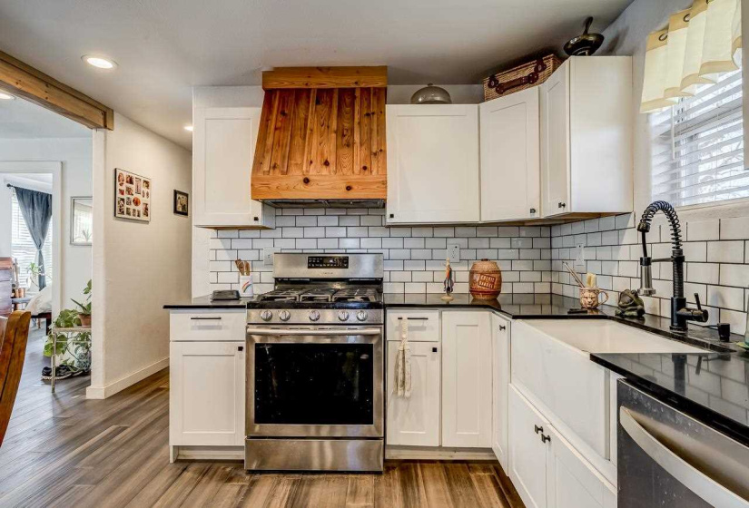 3 Bedrooms Bedrooms, 0 ,1 BathroomBathrooms,Residential,Single Family,1st,1.5,133599