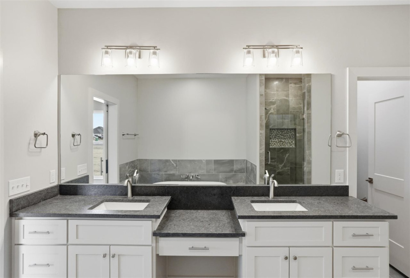 5 Bedrooms Bedrooms, 0 ,2 BathroomsBathrooms,Residential,Single Family,Brookwater Way,1,133607