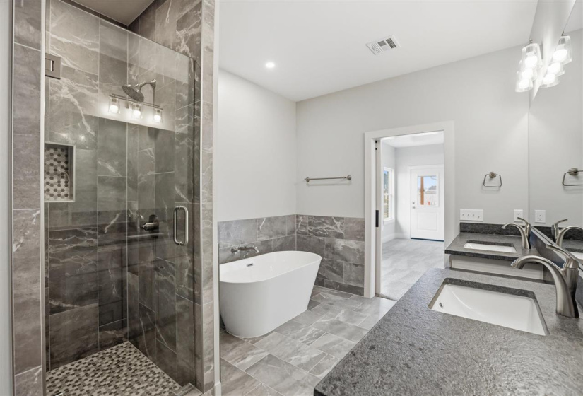 5 Bedrooms Bedrooms, 0 ,2 BathroomsBathrooms,Residential,Single Family,Brookwater Way,1,133607