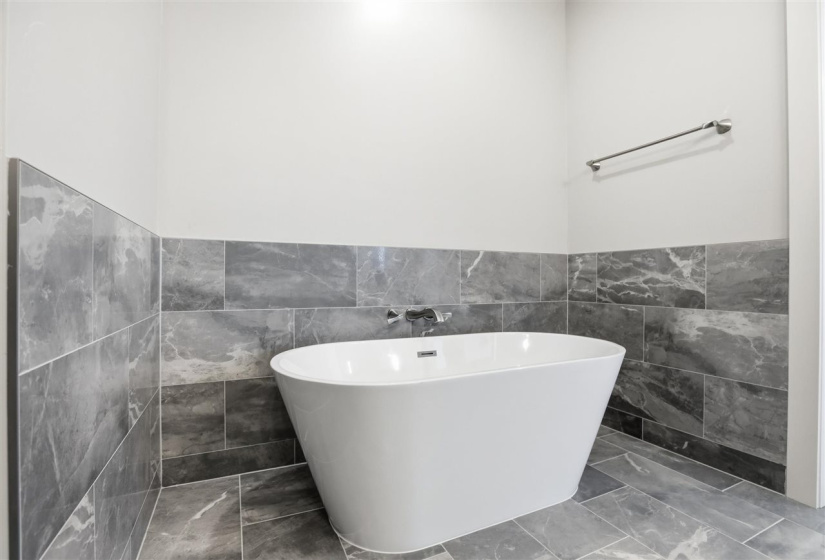 5 Bedrooms Bedrooms, 0 ,2 BathroomsBathrooms,Residential,Single Family,Brookwater Way,1,133607