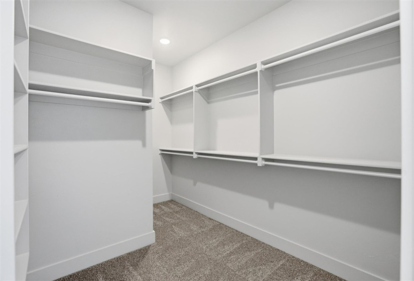 5 Bedrooms Bedrooms, 0 ,2 BathroomsBathrooms,Residential,Single Family,Brookwater Way,1,133607