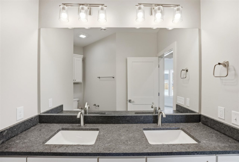 5 Bedrooms Bedrooms, 0 ,2 BathroomsBathrooms,Residential,Single Family,Brookwater Way,1,133607