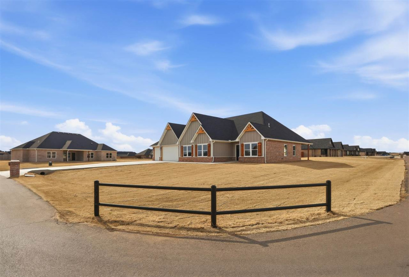 5 Bedrooms Bedrooms, 0 ,2 BathroomsBathrooms,Residential,Single Family,Brookwater Way,1,133607