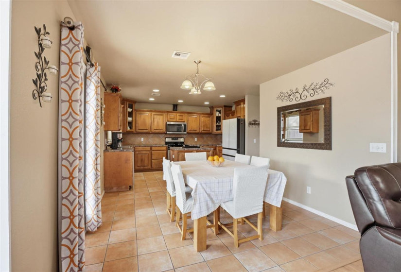 3 Bedrooms Bedrooms, 0 ,2 BathroomsBathrooms,Residential,Single Family,3rd,1,133608