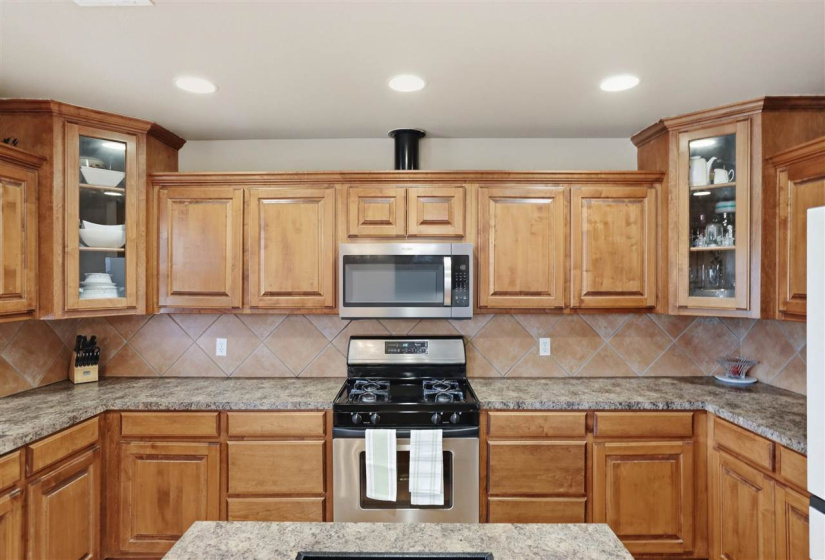 3 Bedrooms Bedrooms, 0 ,2 BathroomsBathrooms,Residential,Single Family,3rd,1,133608