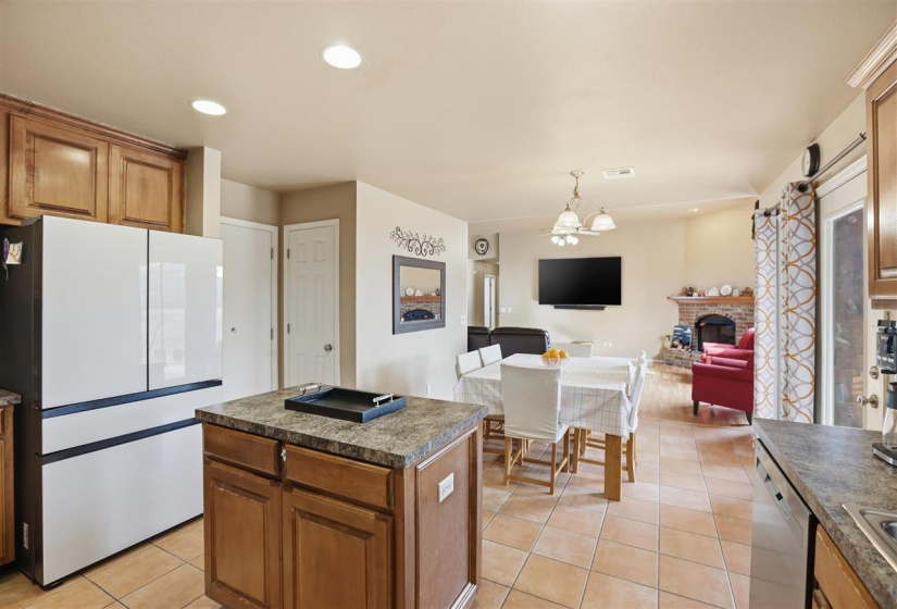 3 Bedrooms Bedrooms, 0 ,2 BathroomsBathrooms,Residential,Single Family,3rd,1,133608