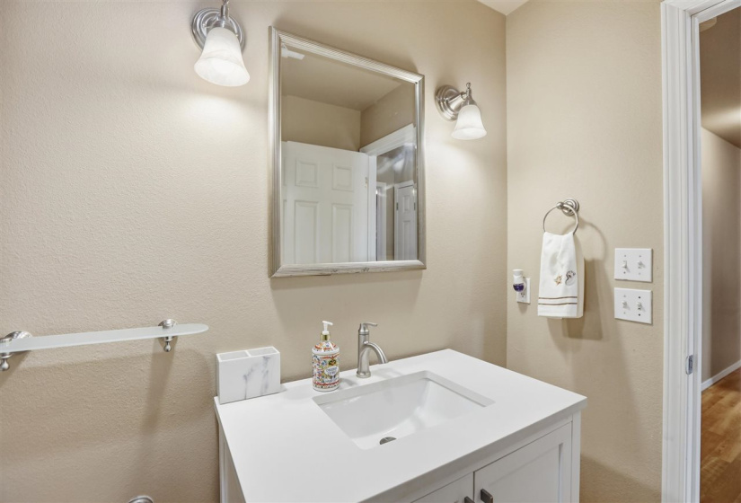 3 Bedrooms Bedrooms, 0 ,2 BathroomsBathrooms,Residential,Single Family,3rd,1,133608