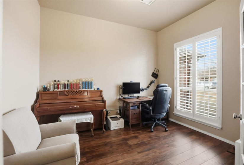 3 Bedrooms Bedrooms, 0 ,2 BathroomsBathrooms,Residential,Single Family,3rd,1,133608