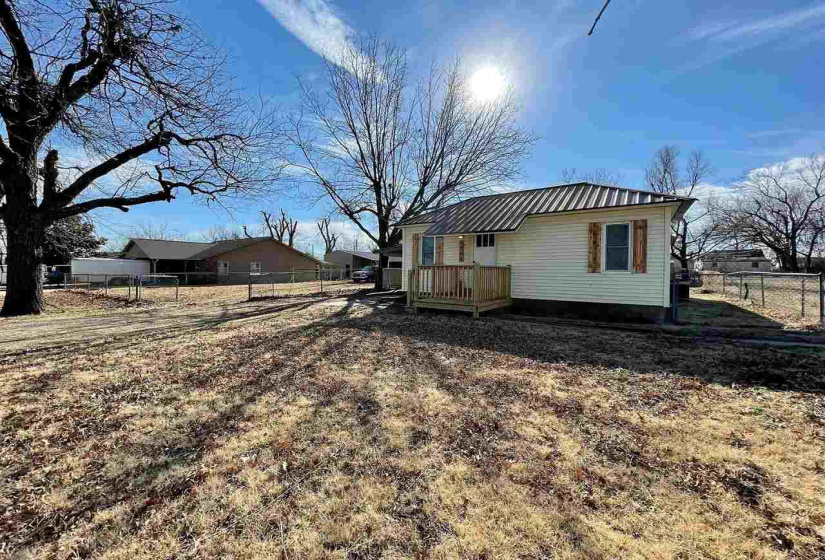 2 Bedrooms Bedrooms, 0 ,1 BathroomBathrooms,Residential,Single Family,Oak,1,133612