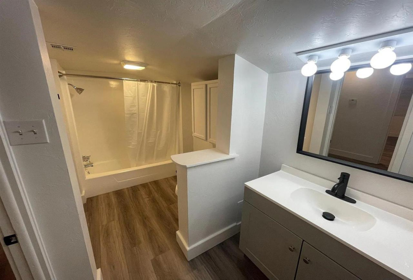 2 Bedrooms Bedrooms, 0 ,1 BathroomBathrooms,Residential,Single Family,Oak,1,133612