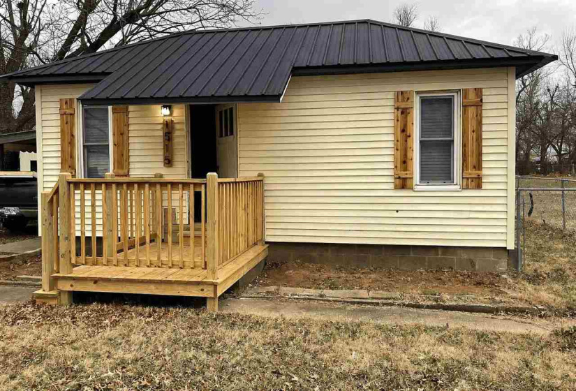 2 Bedrooms Bedrooms, 0 ,1 BathroomBathrooms,Residential,Single Family,Oak,1,133612