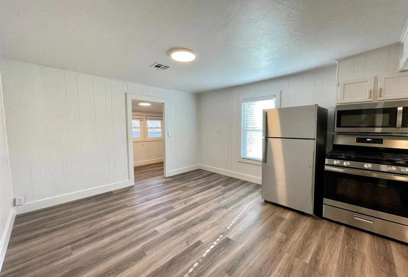 2 Bedrooms Bedrooms, 0 ,1 BathroomBathrooms,Residential,Single Family,Oak,1,133612