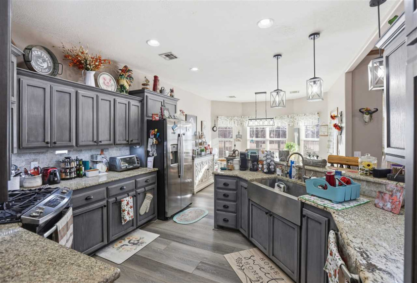 4 Bedrooms Bedrooms, 0 ,2 BathroomsBathrooms,Residential,Single Family,Cimarron,1,133614