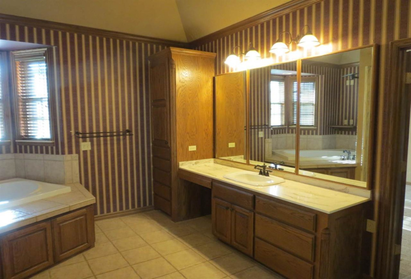 3 Bedrooms Bedrooms, 0 ,3 BathroomsBathrooms,Residential,Single Family,Washington,1.5,133616