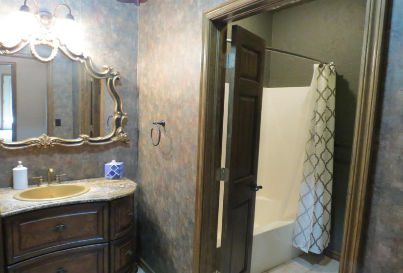 3 Bedrooms Bedrooms, 0 ,3 BathroomsBathrooms,Residential,Single Family,Washington,1.5,133616