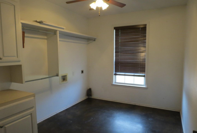 3 Bedrooms Bedrooms, 0 ,3 BathroomsBathrooms,Residential,Single Family,Washington,1.5,133616