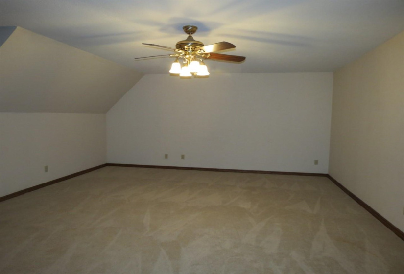 3 Bedrooms Bedrooms, 0 ,3 BathroomsBathrooms,Residential,Single Family,Washington,1.5,133616