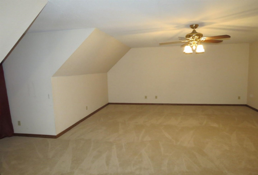 3 Bedrooms Bedrooms, 0 ,3 BathroomsBathrooms,Residential,Single Family,Washington,1.5,133616