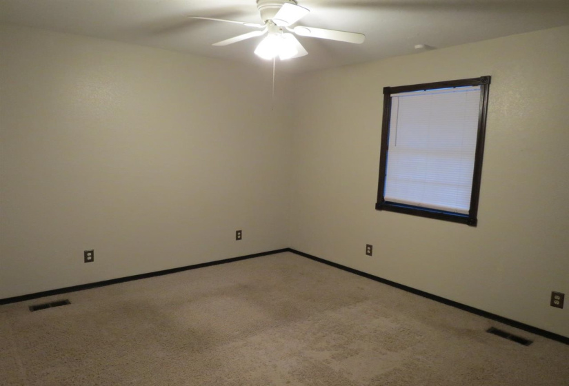 3 Bedrooms Bedrooms, 0 ,2 BathroomsBathrooms,Residential,Single Family,Post Oak,2,133621