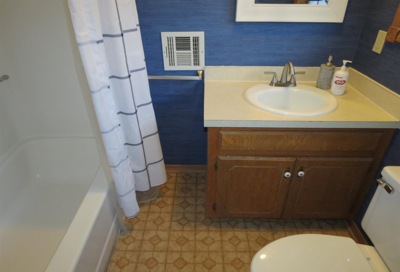 3 Bedrooms Bedrooms, 0 ,2 BathroomsBathrooms,Residential,Single Family,Post Oak,2,133621