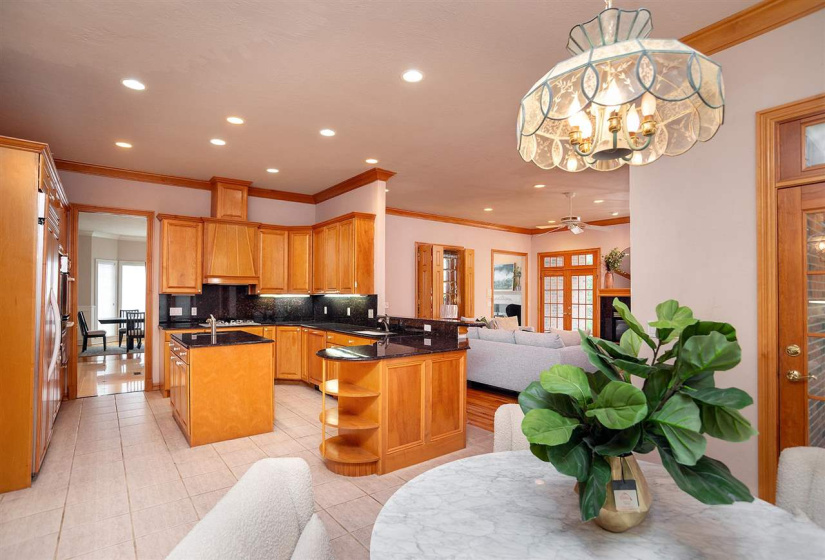 5 Bedrooms Bedrooms, 0 ,3 BathroomsBathrooms,Residential,Single Family,Woodlake,2,133627