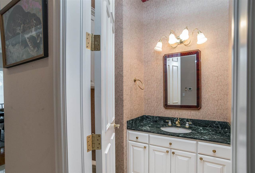 5 Bedrooms Bedrooms, 0 ,3 BathroomsBathrooms,Residential,Single Family,Woodlake,2,133627