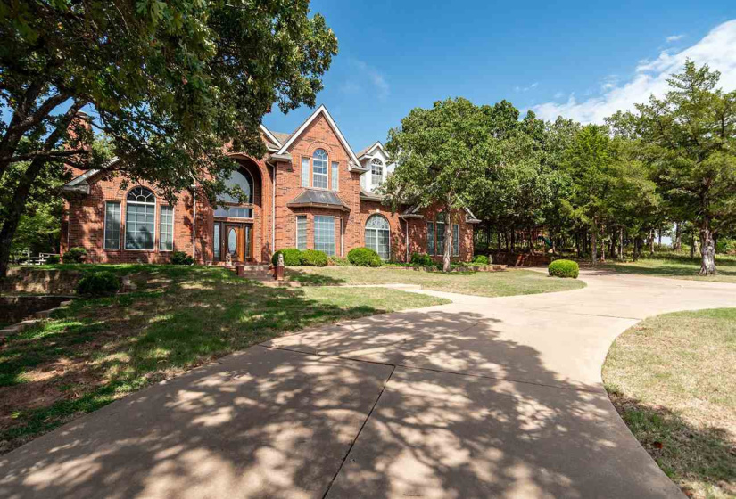 5 Bedrooms Bedrooms, 0 ,3 BathroomsBathrooms,Residential,Single Family,Woodlake,2,133627